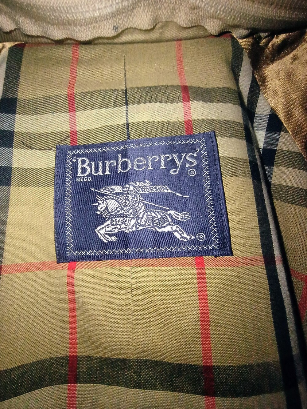 Burberry Classic Tan Check Trench Coat Lining with Red & Black Stripes